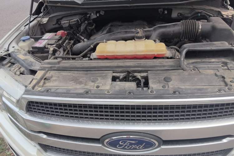 Used Ford F-150  Engine Bay Right