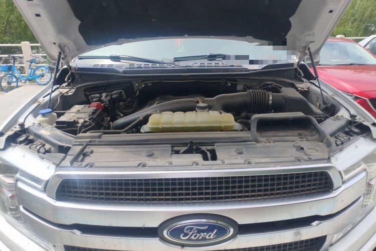 Used Ford F-150  Engine Bay
