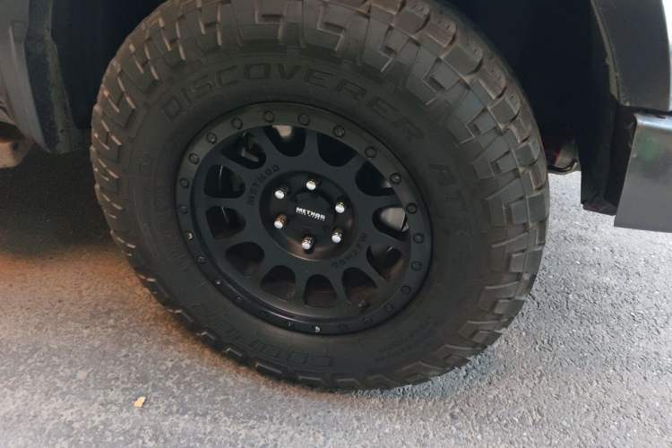 Used Ford F-150  Right Front Wheel Hub