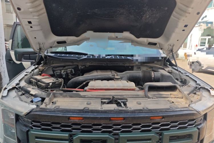 Used Ford F-150  Engine Bay