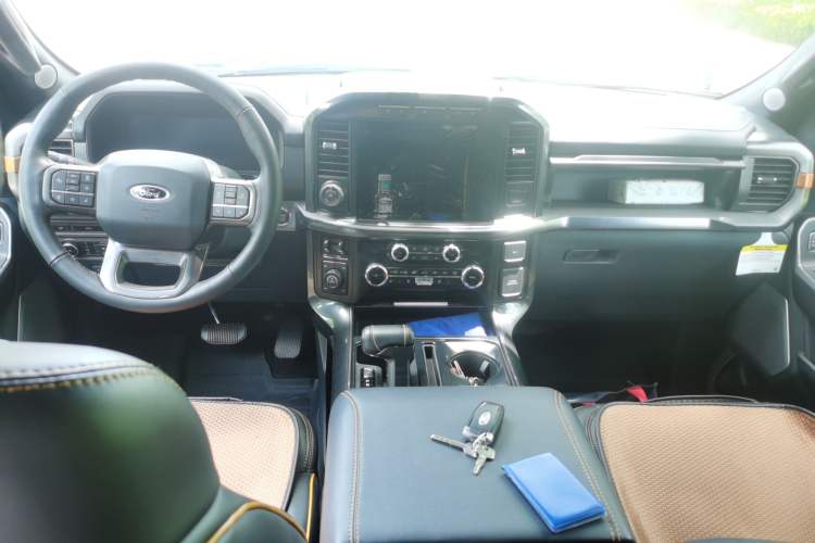 Used Ford F-150  Center Console
