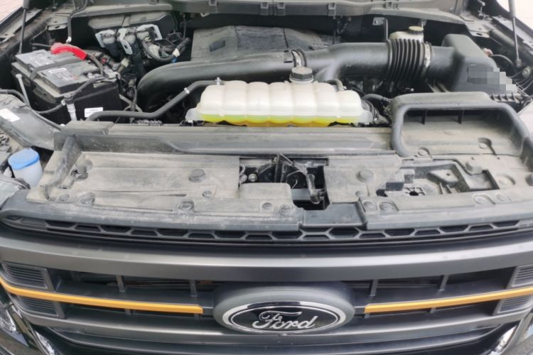 Used Ford F-150  Engine Bay