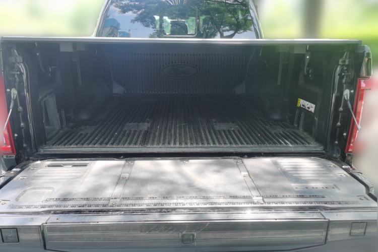 Used Ford F-150  Trunk