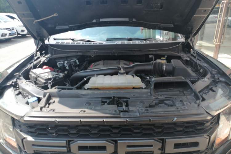 Used Ford F-150 Raptor 2023 3.5T Raptor Engine Bay