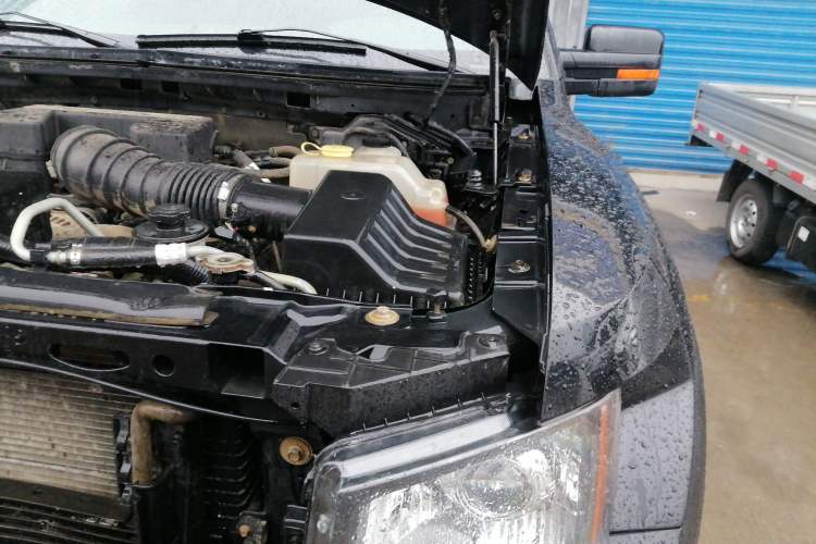Used Ford F-150 Raptor 2011 6.2L SVT Raptor SuperCrew Engine Bay Left