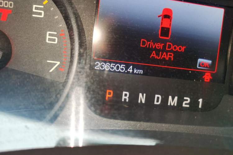 Used Ford F-150 Raptor 2011 6.2L SVT Raptor SuperCrew Odometer Close Up