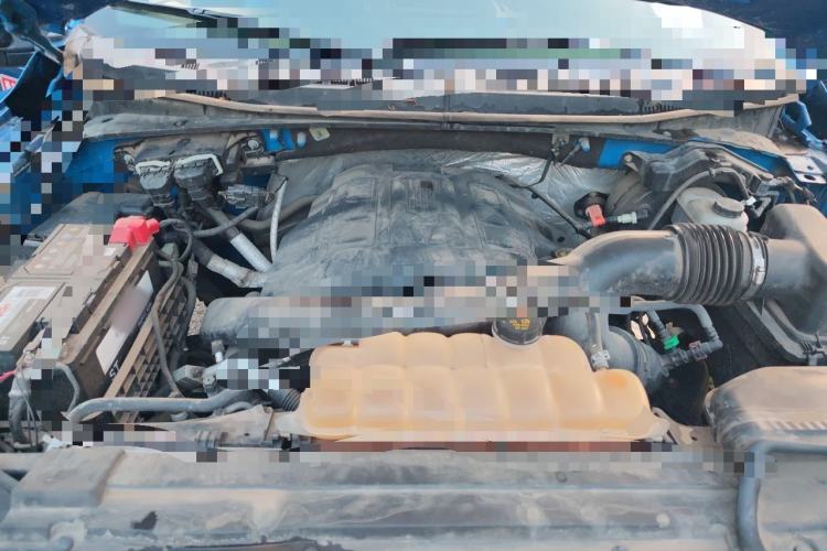 Used Ford F-150 Raptor 2011 6.2L SVT Raptor SuperCab Engine Bay