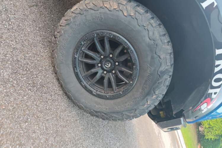Used Ford F-150 Raptor 2011 6.2L SVT Raptor SuperCab Right Front Wheel Hub