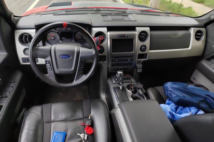 Used Ford F-150 Raptor 2011 6.2L SVT Raptor SuperCrew Center Console