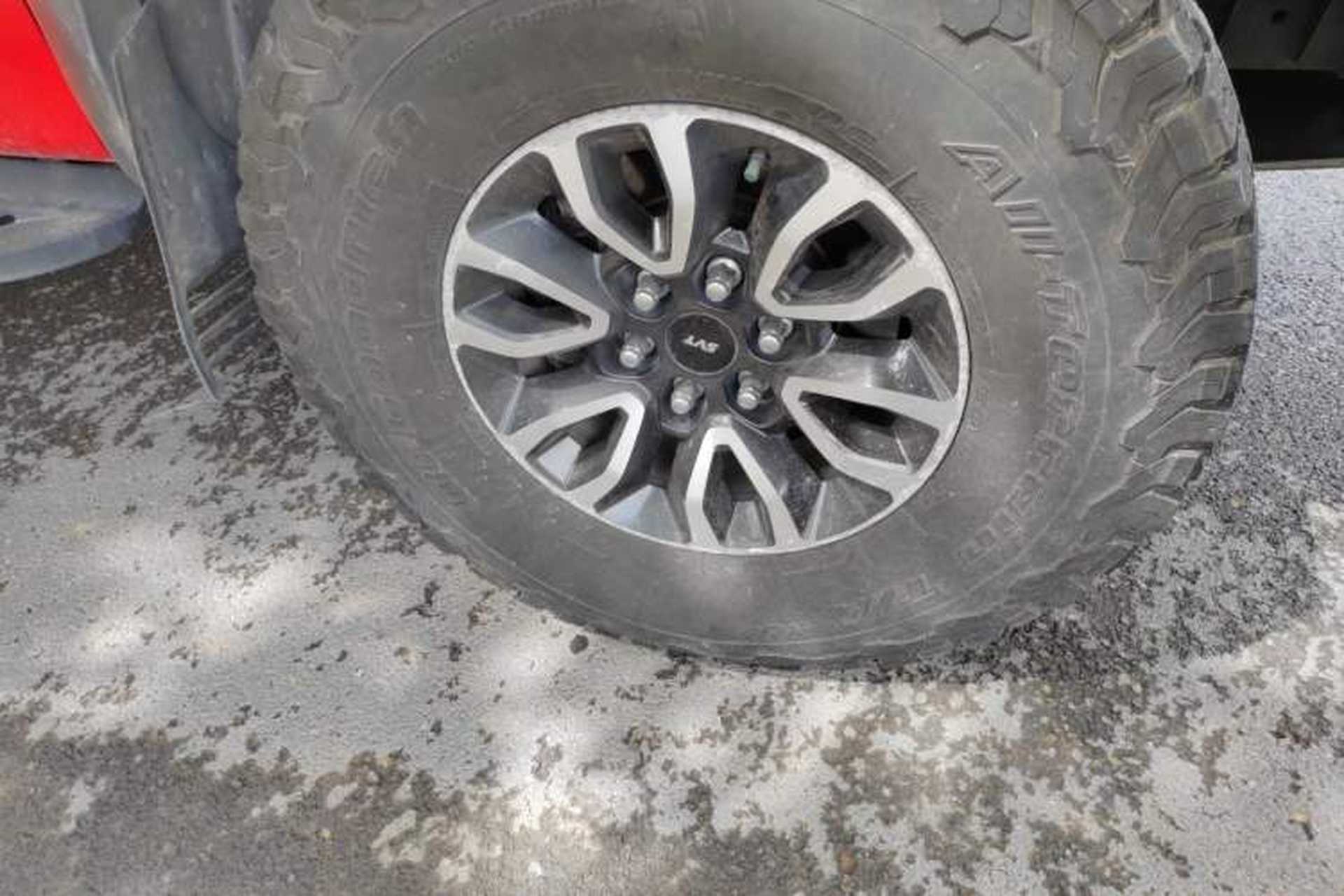 Used Ford F-150 Raptor 2011 6.2L SVT Raptor SuperCrew Right Front Wheel Hub