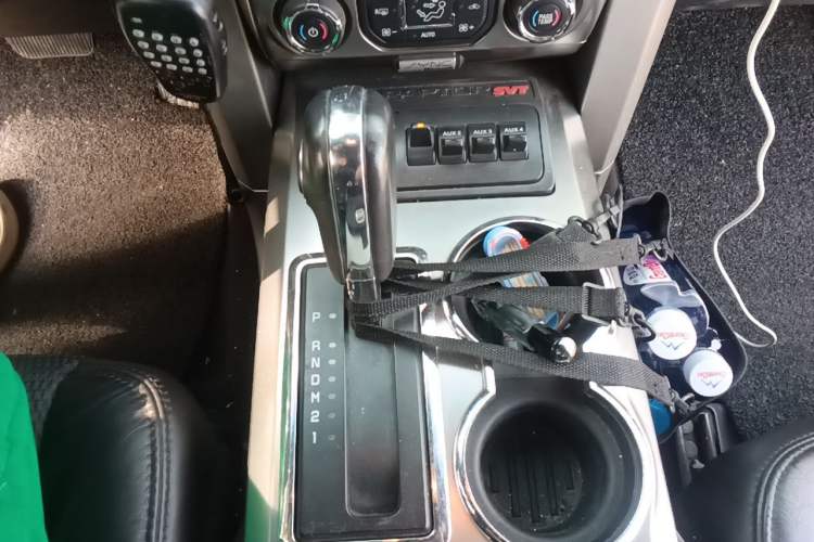 Used Ford F-150 Raptor  Gear Lever