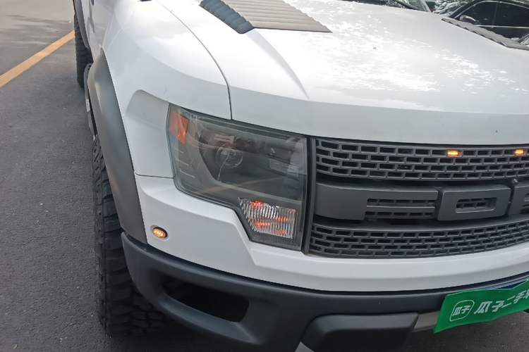 Used Ford F-150 Raptor  Right Front Headlight