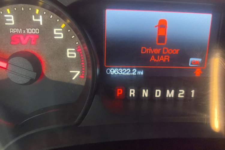 Used Ford F-150 Raptor 2014 6.2L U.S. Version Odometer Close Up