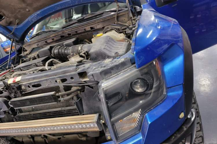 Used Ford F-150 Raptor 2014 6.2L U.S. Version Engine Bay Left