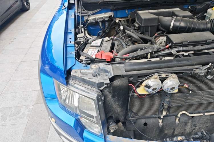 Used Ford F-150 Raptor 2014 6.2L U.S. Version Engine Bay Right