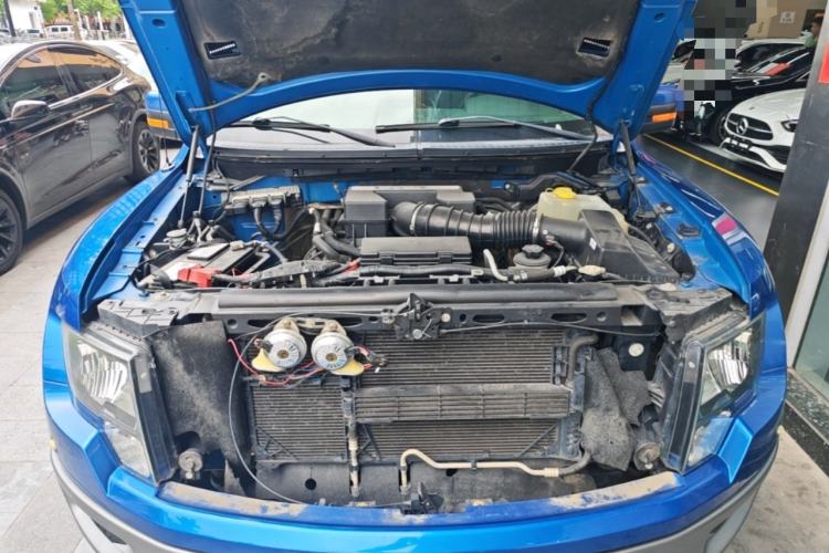 Used Ford F-150 Raptor 2014 6.2L U.S. Version Engine Bay