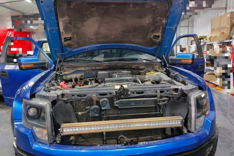 Used Ford F-150 Raptor 2014 6.2L U.S. Version Engine Bay