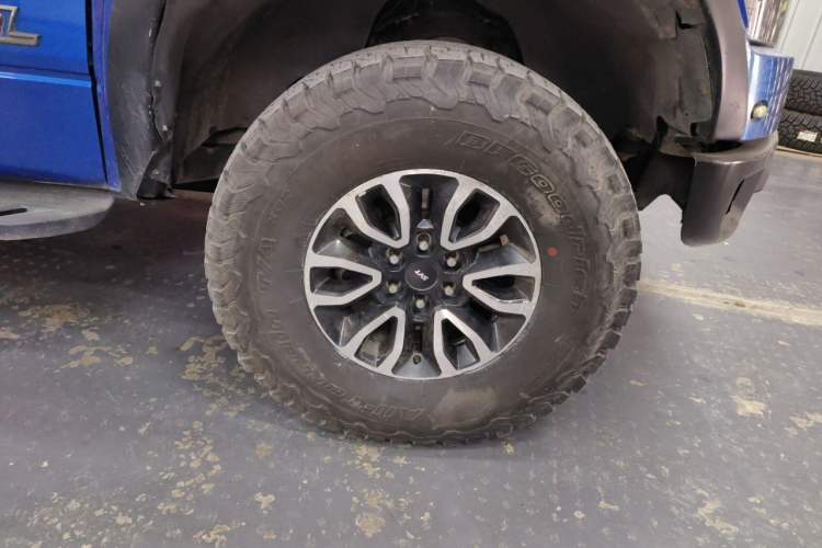 Used Ford F-150 Raptor 2014 6.2L U.S. Version Right Front Wheel Hub
