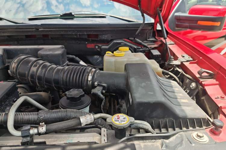 Used Ford F-150 Raptor 2014 6.2L U.S. Version Engine Bay Left