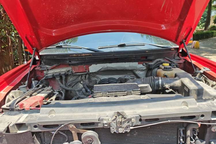 Used Ford F-150 Raptor 2014 6.2L U.S. Version Engine Bay