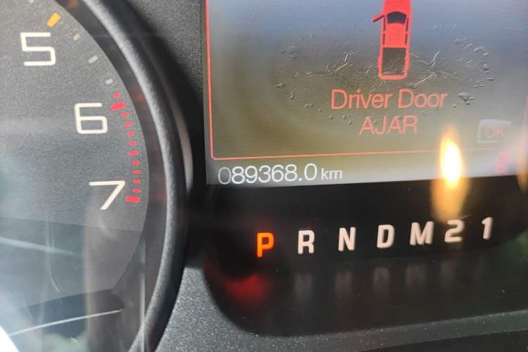 Used Ford F-150 Raptor 2014 6.2L U.S. Version Odometer Close Up