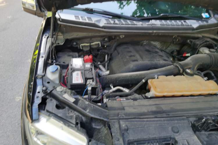 Used Ford F-150 Raptor  Engine Bay Right