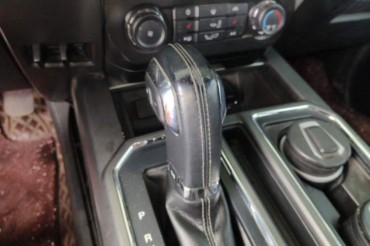 Used Ford F-150 Raptor  Gear Lever