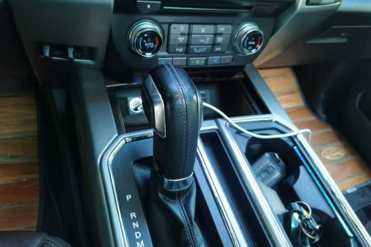 Used Ford F-150 Raptor  Gear Lever