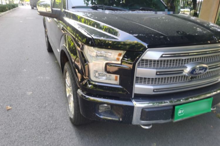 Used Ford F-150 Raptor  Right Front Headlight