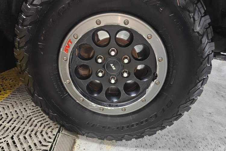 Used Ford F-150 Raptor  Right Front Wheel Hub