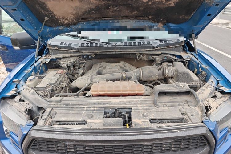 Used Ford F-150 Raptor  Engine Bay