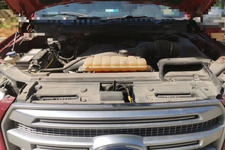 Used Ford F-150 Raptor  Engine Bay