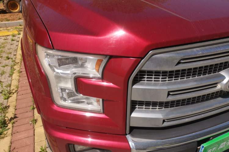 Used Ford F-150 Raptor  Right Front Headlight