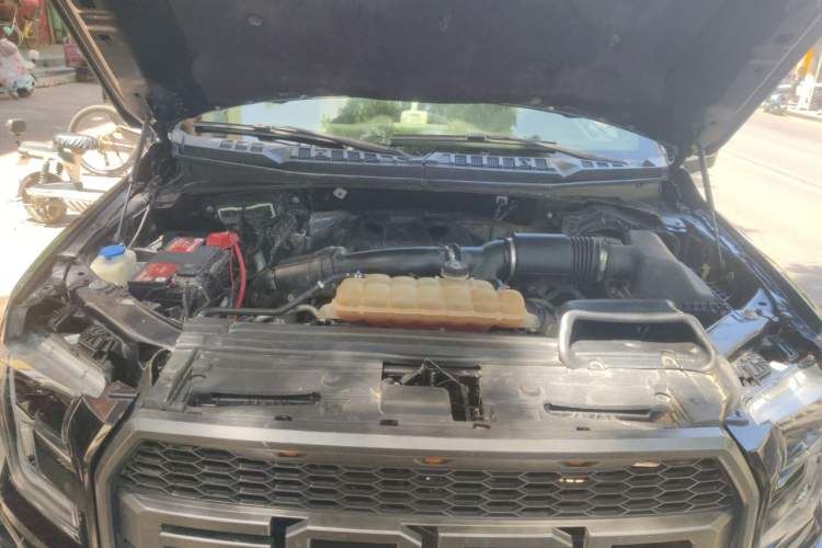 Used Ford F-150 Raptor  Engine Bay