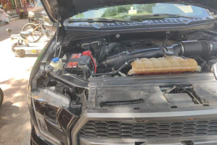 Used Ford F-150 Raptor  Engine Bay Right