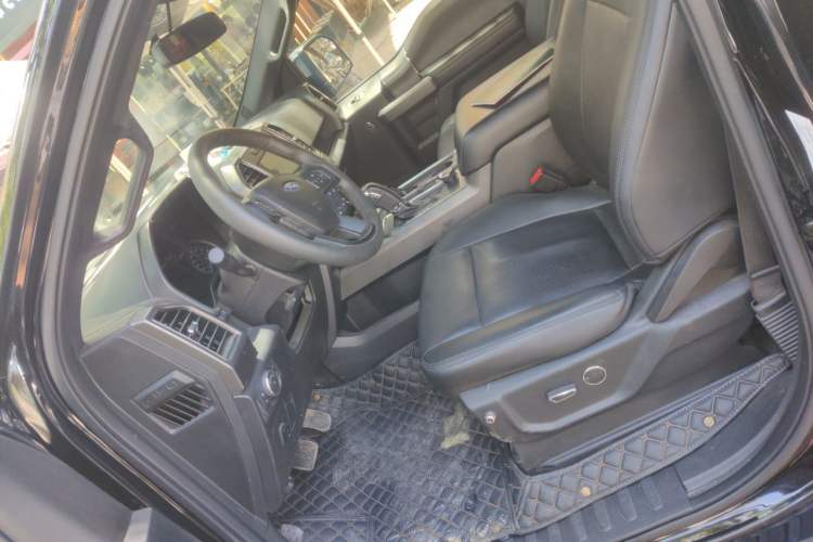 Used Ford F-150 Raptor  Left Front Seat