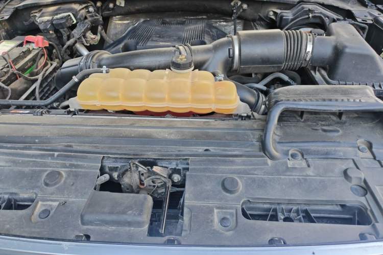 Used Ford F-150 Raptor  Engine Bay