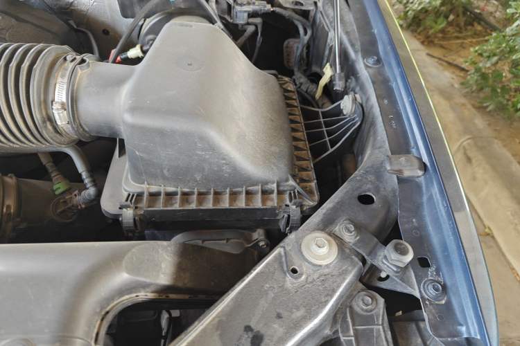 Used Ford F-150 Raptor  Engine Bay Left