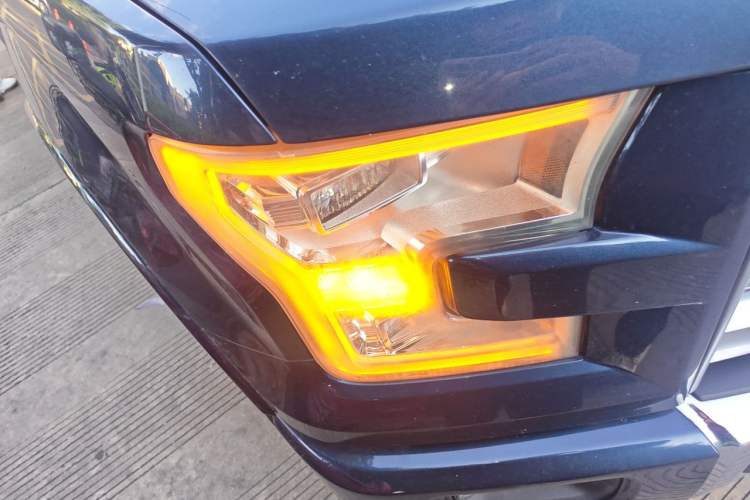 Used Ford F-150 Raptor  Right Front Headlight