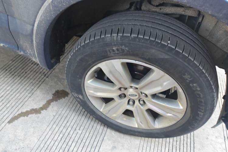 Used Ford F-150 Raptor  Right Front Wheel Hub