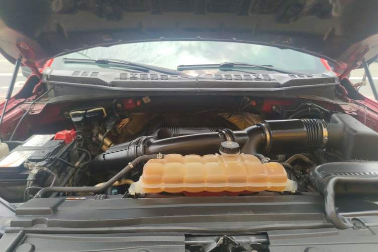 Used Ford F-150 Raptor  Engine Bay