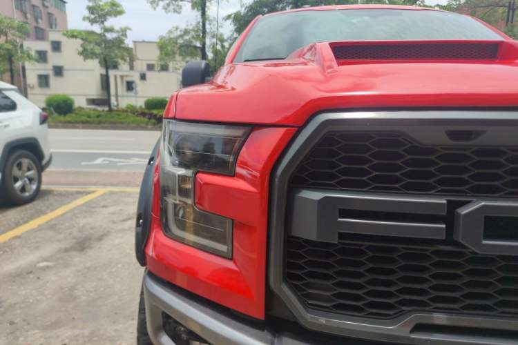Used Ford F-150 Raptor  Right Front Headlight