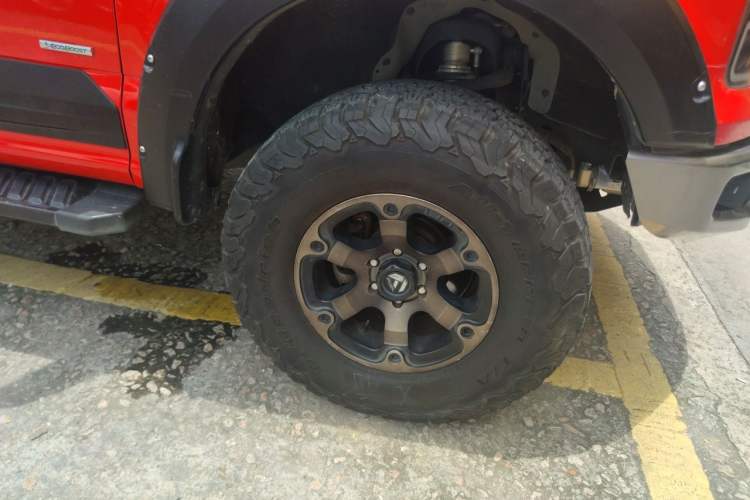 Used Ford F-150 Raptor  Right Front Wheel Hub