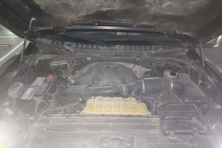 Used Ford F-150 Raptor 2017 3.5T Raptor Performance Enhanced Edition Engine Bay
