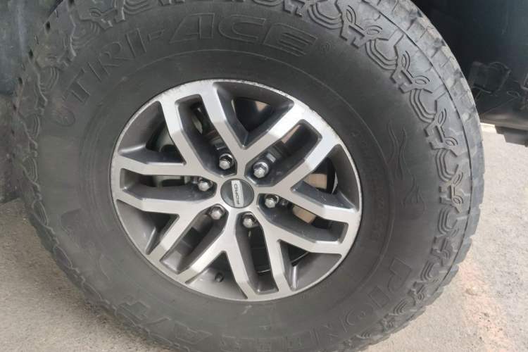Used Ford F-150 Raptor 2017 3.5T Raptor Performance Enhanced Edition Right Front Wheel Hub
