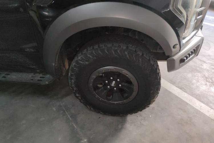 Used Ford F-150 Raptor 2017 3.5T Raptor Performance Enhanced Edition Right Front Wheel Hub