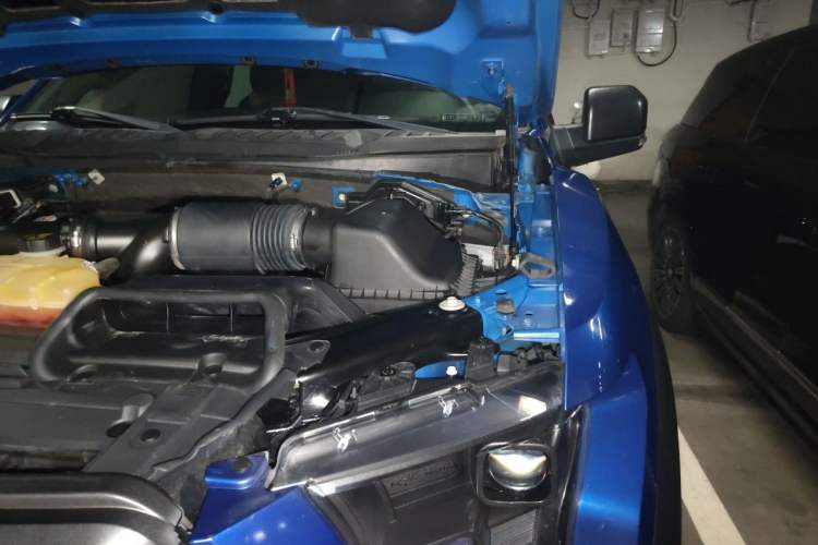 Used Ford F-150 Raptor 2017 3.5T Raptor Performance Enhanced Edition Engine Bay Left