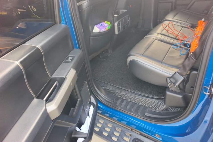 Used Ford F-150 Raptor 2017 3.5T Raptor Performance Enhanced Edition Interior 4