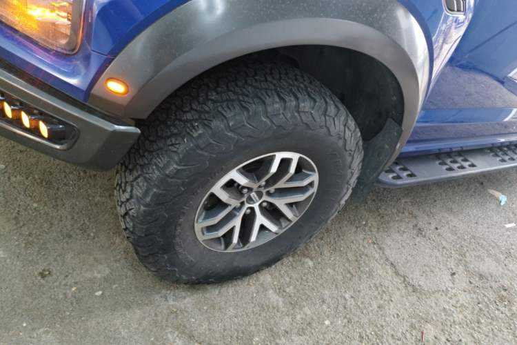 Used Ford F-150 Raptor 2017 3.5T Raptor Performance Enhanced Edition Left Front Wheel Hub