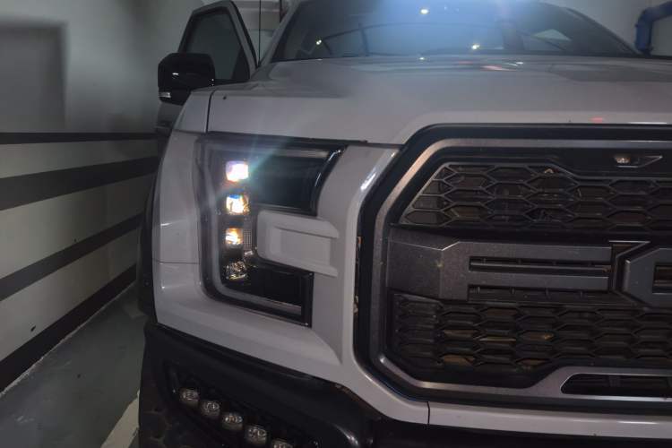 Used Ford F-150 Raptor 2017 3.5T Raptor Performance Enhanced Edition Right Front Headlight